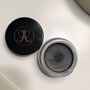 Anastasia Dipbrow